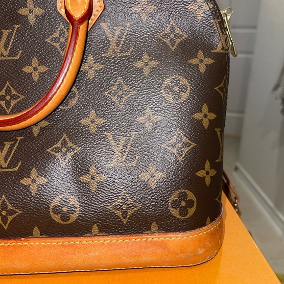 Louis Vuitton Alma PM Bag - Picture 7 of 14